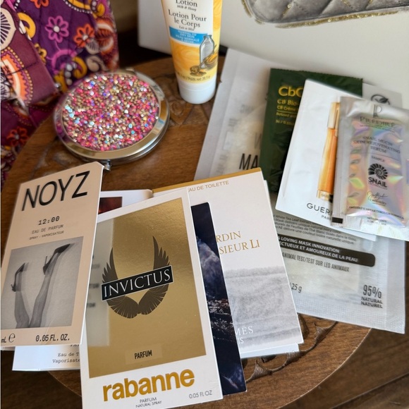 Vera Bradley Bag, Decorative Mirror and Beauty Samples - Picture 2 of 6